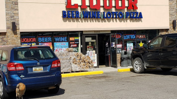 Star Market outside