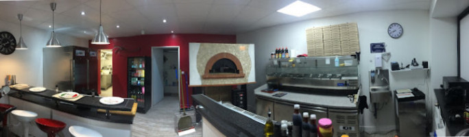 Pizza La Stradella food