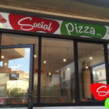 Social Pizza food