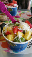 Menchie's Frozen Yogurt food