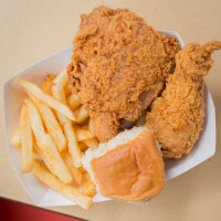 Mama's Fried Chicken food