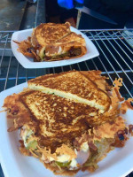 Meltz Extreme Grilled Cheese food