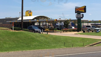 Sonic Drive-in outside