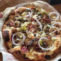 Mod Pizza food