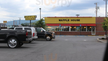 Waffle House outside