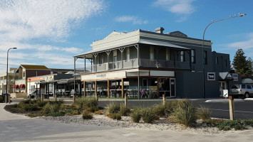 Henley Beach Hotel outside