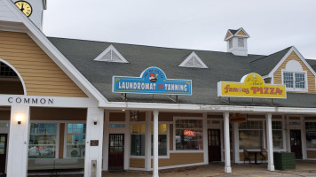 Nh Liquor Wine Outlet outside