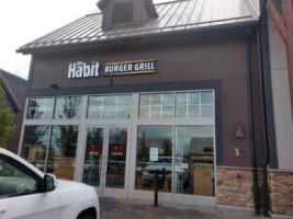 The Habit Burger Grill outside