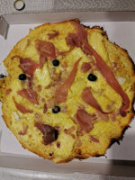 Pizza' Mia food