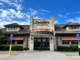 Cheddar's Scratch Kitchen outside