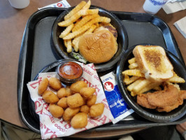 Zaxby's food