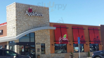 Applebee's outside