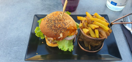 Bistro Burger food