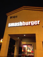 Smashburger outside