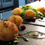 Vendricks Restaurant Wine Bar Dentro