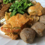 Kaodaeng Kaeng Rawn Dentro
