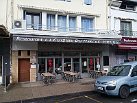 La Cuisine du Marche Provencal inside