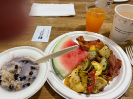 Best Western Plus Waterbury Stowe food