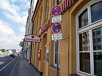 Bayerisches Schnitzel- & Hendlhaus outside