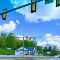 Meadows Original Frozen Custard outside