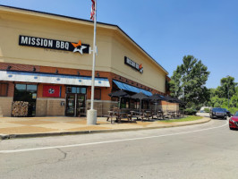 Mission Bbq outside