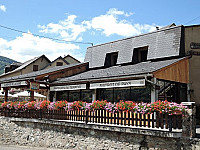 Auberge De La Core outside