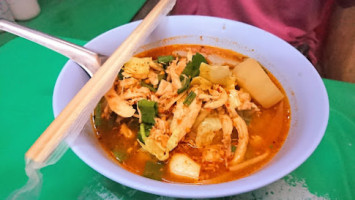 ก๋วยเตี๋ยวโกเด้งข้าง food