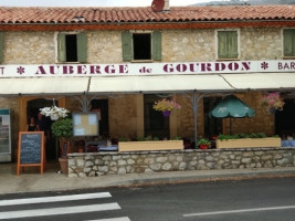 Auberge De Gourdon outside