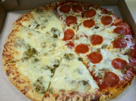 Vonnie's Pizza food