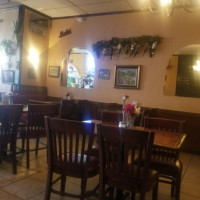 Vito's Italian inside