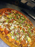 Round Table Pizza food