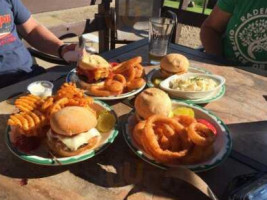 Vacationaire Resort Clancy's On Island Lake food