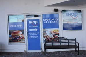 Ihop outside