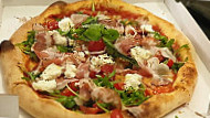 Spizzi Pizza food