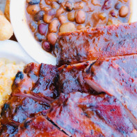 Luella's B-que food