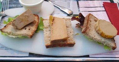 Les Saveurs D'uxellodunum à La Ferme De Roubegeolles food