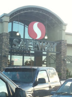 Safeway Liquor outside