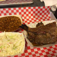 Dig Doug's Bbq food