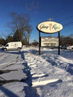 Ginny Rae's Diner outside