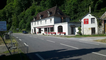 A L'Abri du Moulin food