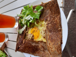 Les Tables De La Gare food