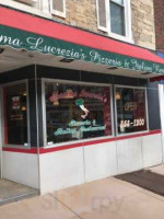 Mamma Lucrezia's Pizzeria And Italian inside