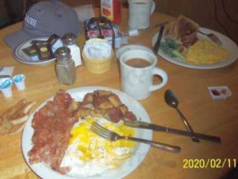 Sawyer's Main Street Breakfast food