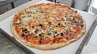 La Finissima Maxipizza food