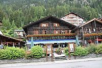 Au Vieux Champex outside