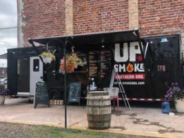 Up-n-smoke Bbq outside