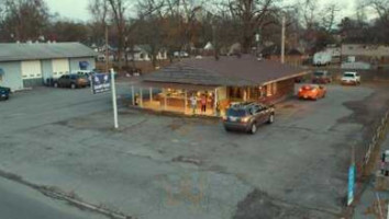 Tidwell's Dairy outside