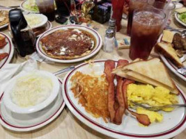 Huddle House food