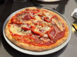 Al Ponte Pizzeria U. Nudelhaus food