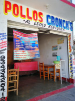 Pollos Cronch's food